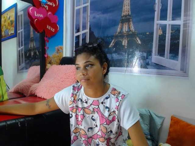 Live sex webcam photo for kimsam #275490934