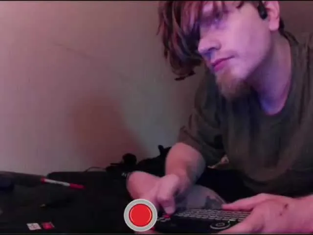 Live sex webcam photo for kindlethefire #275760938