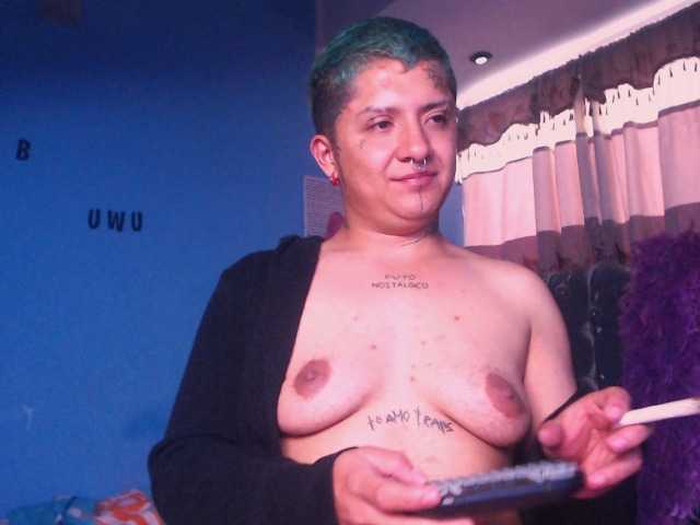 Live sex webcam photo for kingkevint2m #276509330