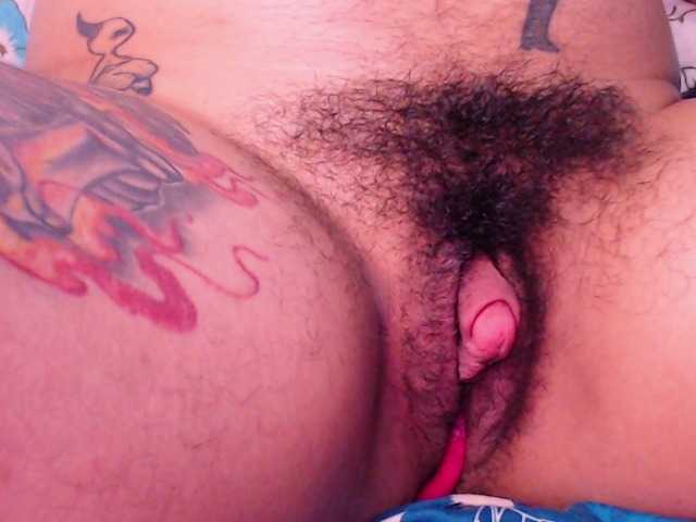 Live sex webcam photo for kingkevint2m #277751029