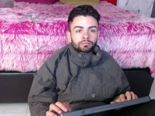 Live sex webcam photo for kingtarvos #277090951