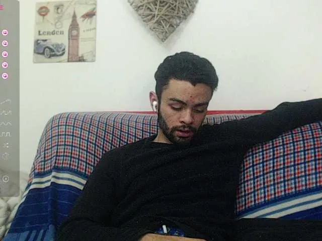 Live sex webcam photo for kingtarvos #277237702