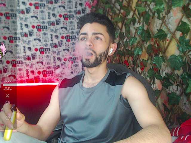 Live sex webcam photo for kingtarvos #277326795