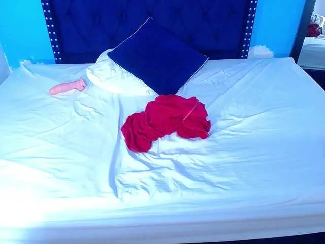 Live sex webcam photo for kinky-redhead18 #291139784