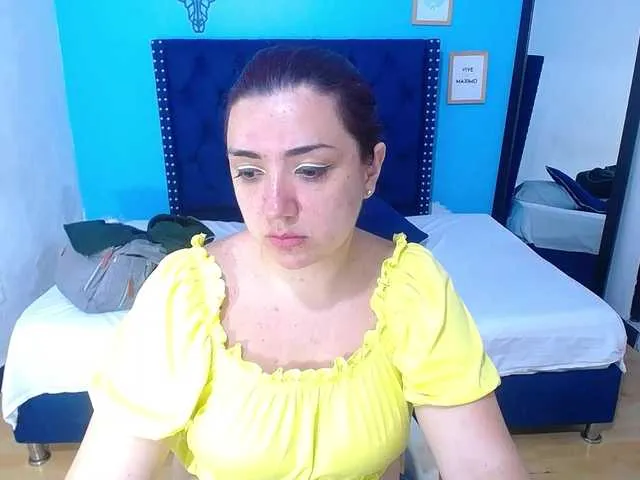 Live sex webcam photo for kinky-redhead18 #291541686