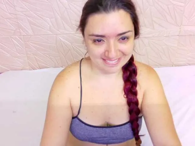 Live sex webcam photo for kinky-redhead18 #293841065