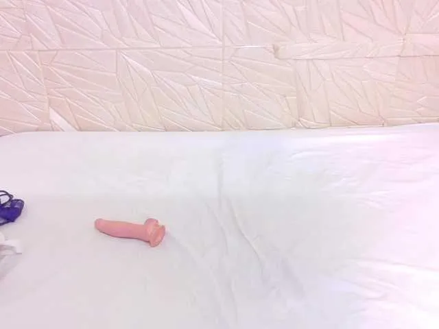 Live sex webcam photo for kinky-redhead18 #293942835