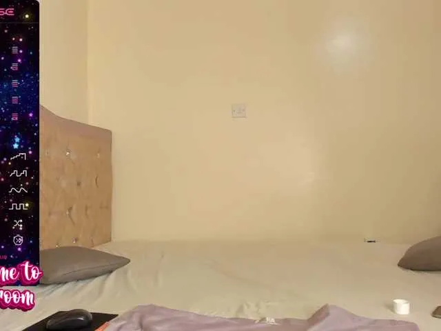 Live sex webcam photo for kinky-talia #277322083