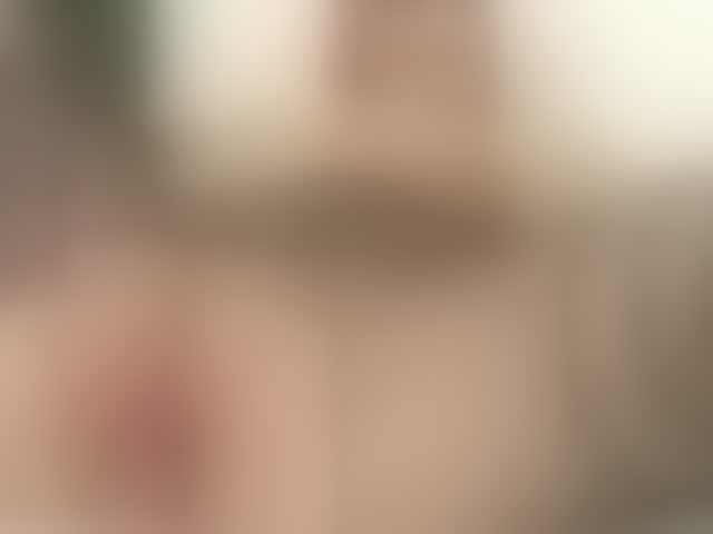 Live sex webcam photo for kinkyhousewifee #294189231