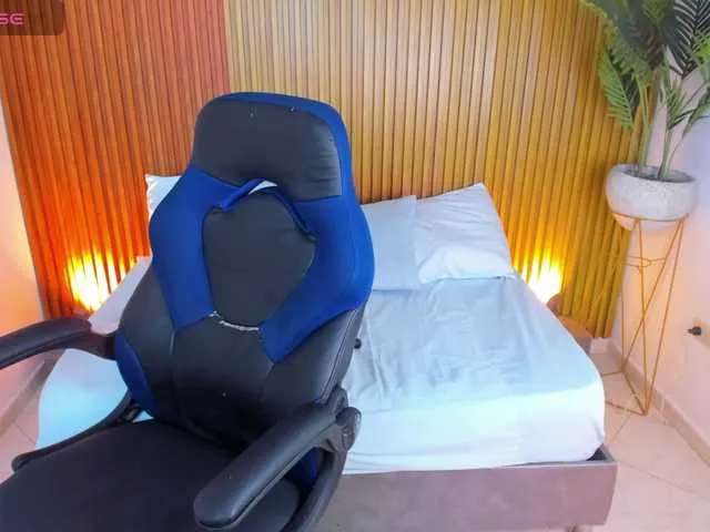 Live sex webcam photo for kira-rodriguez #291342623