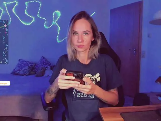 Live sex webcam photo for kirillenok #292270510