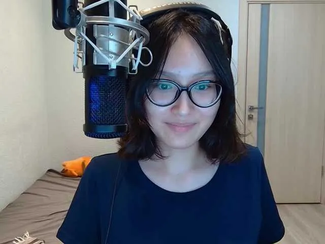 Live sex webcam photo for kisik258 #275810689