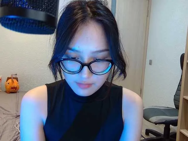 Live sex webcam photo for kisik258 #275925547