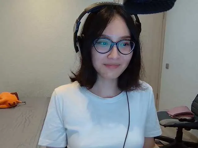 Live sex webcam photo for kisik258 #276153778