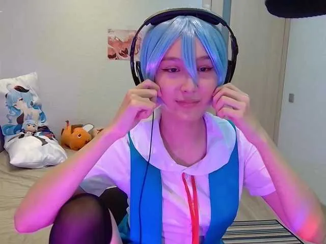 Live sex webcam photo for kisik258 #276279240