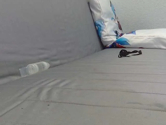 Live sex webcam photo for kisik258 #276670491