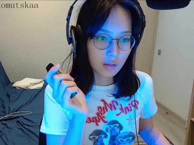 Live sex webcam photo for kisik258 #276841051