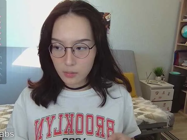 Live sex webcam photo for kisik258 #277726887