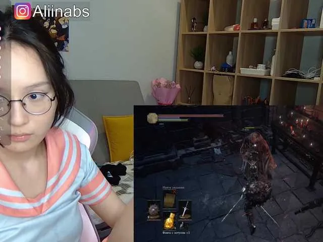 Live sex webcam photo for kisik258 #277960357