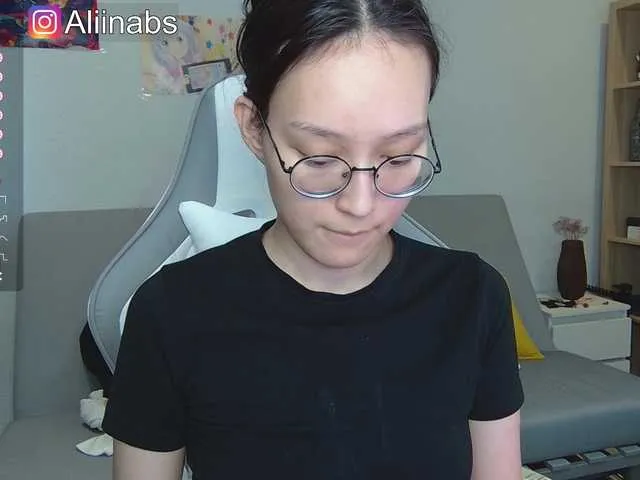 Live sex webcam photo for kisik258 #278077055