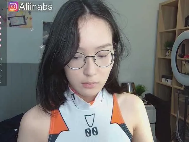 Live sex webcam photo for kisik258 #288825085