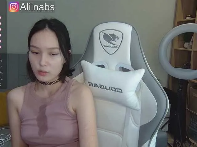 Live sex webcam photo for kisik258 #289558123