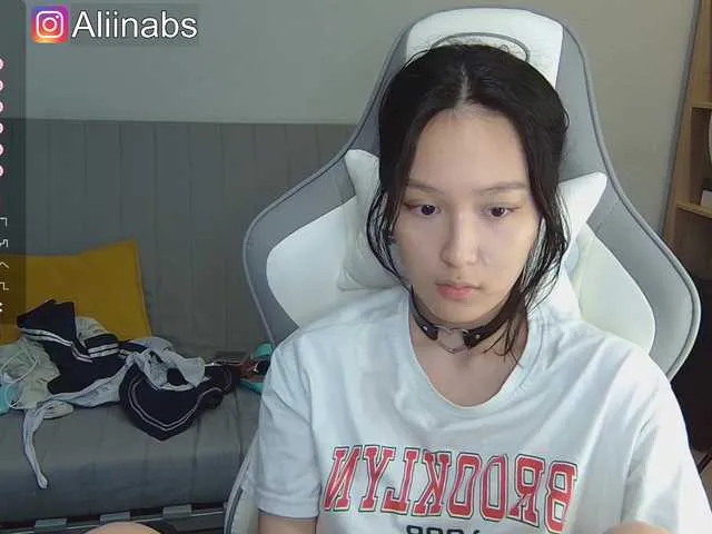 Live sex webcam photo for kisik258 #289715094