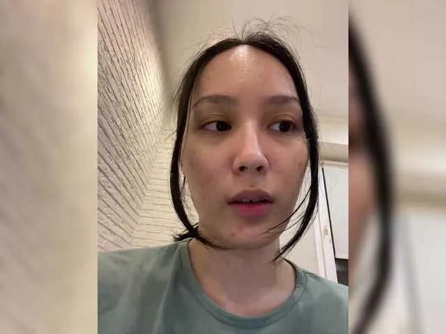 Live sex webcam photo for kisik258 #290179533
