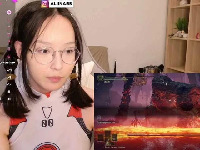 Live sex webcam photo for kisik258 #290282605