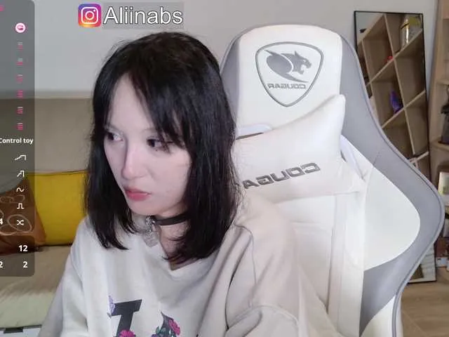 Live sex webcam photo for kisik258 #291154995