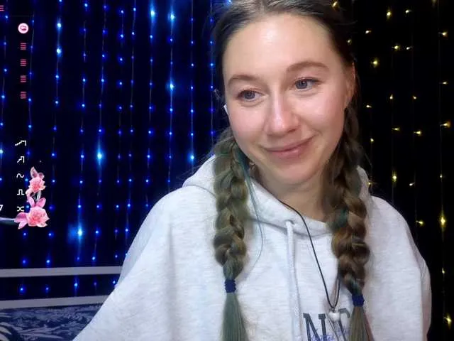 Live sex webcam photo for kiska-wansday07 #290688007