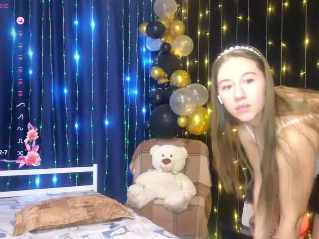 Live sex webcam photo for kiska-wansday07 #290783997