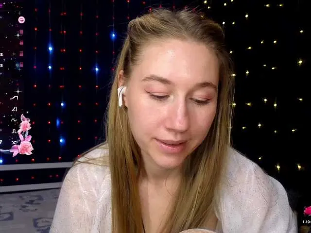 Live sex webcam photo for kiska-wansday07 #291025644
