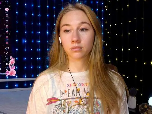 Live sex webcam photo for kiska-wansday07 #291072334