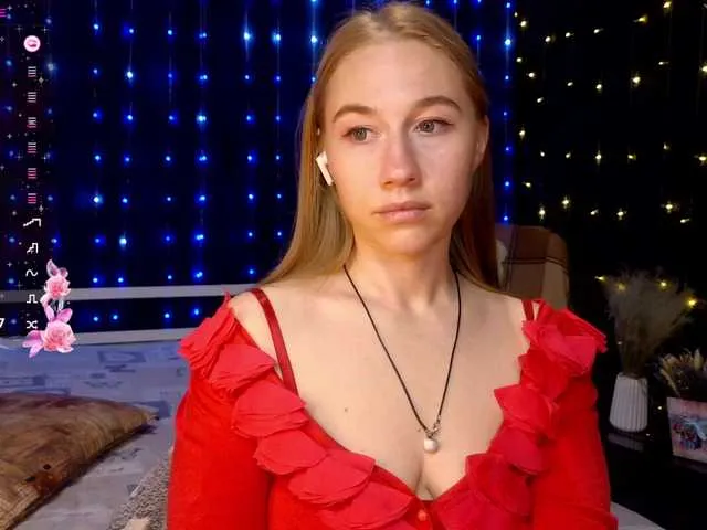 Live sex webcam photo for kiska-wansday07 #291101754