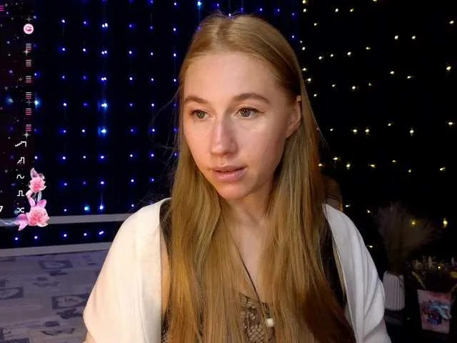 Live sex webcam photo for kiska-wansday07 #291114033