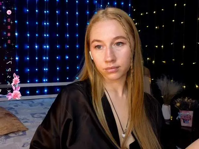 Live sex webcam photo for kiska-wansday07 #291127477