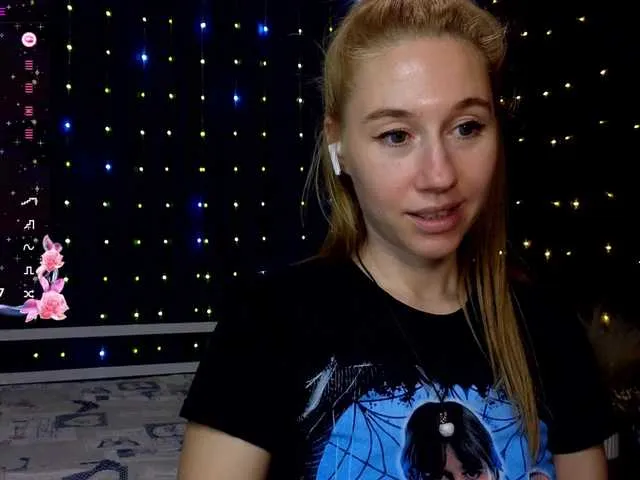 Live sex webcam photo for kiska-wansday07 #291195859