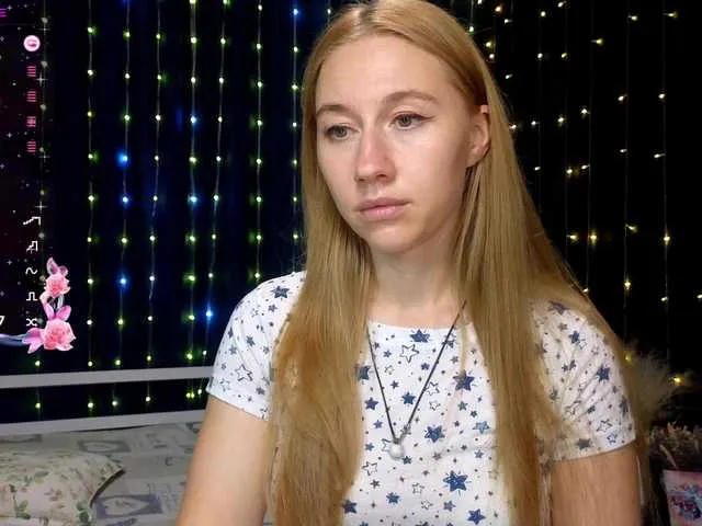 Live sex webcam photo for kiska-wansday07 #291222354