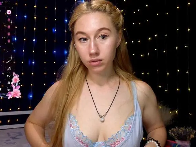 Live sex webcam photo for kiska-wansday07 #291294768