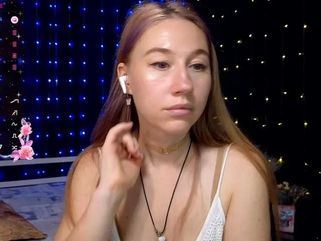 Live sex webcam photo for kiska-wansday07 #291366983
