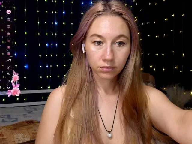 Live sex webcam photo for kiska-wansday07 #291368426