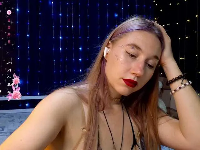 Live sex webcam photo for kiska-wansday07 #291463320