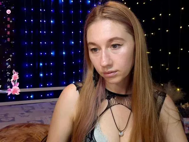 Live sex webcam photo for kiska-wansday07 #291496999