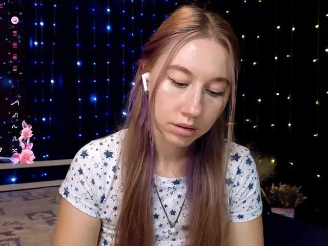 Live sex webcam photo for kiska-wansday07 #291508938