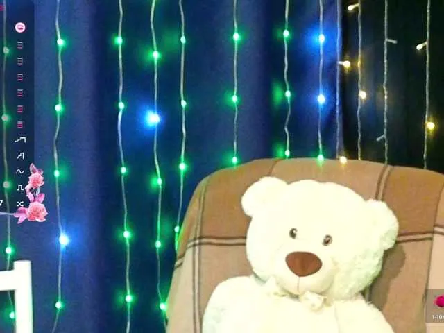 Live sex webcam photo for kiska-wansday07 #291592411