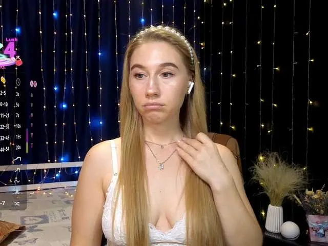 Live sex webcam photo for kiska-wansday07 #291816172