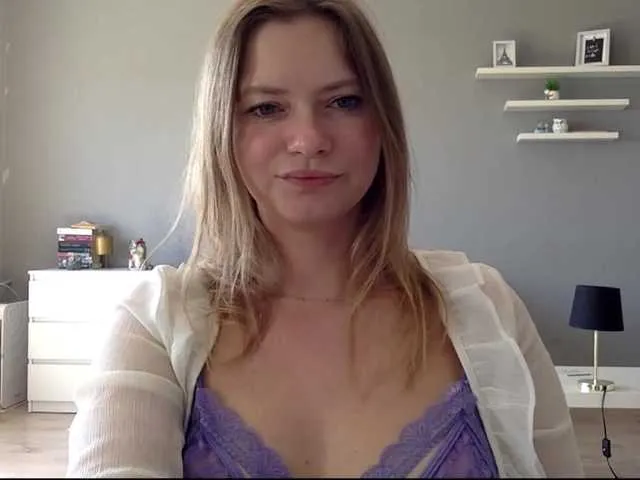 Live sex webcam photo for kissMillie #290970400