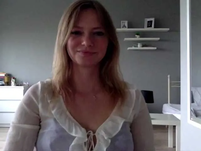 Live sex webcam photo for kissMillie #291126666