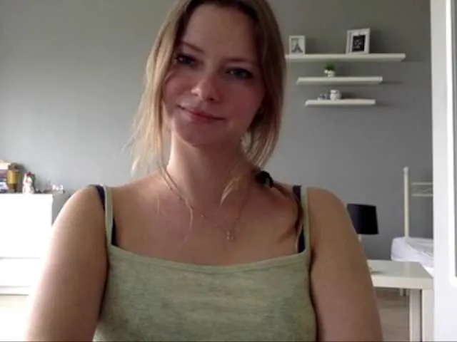 Live sex webcam photo for kissMillie #291131214